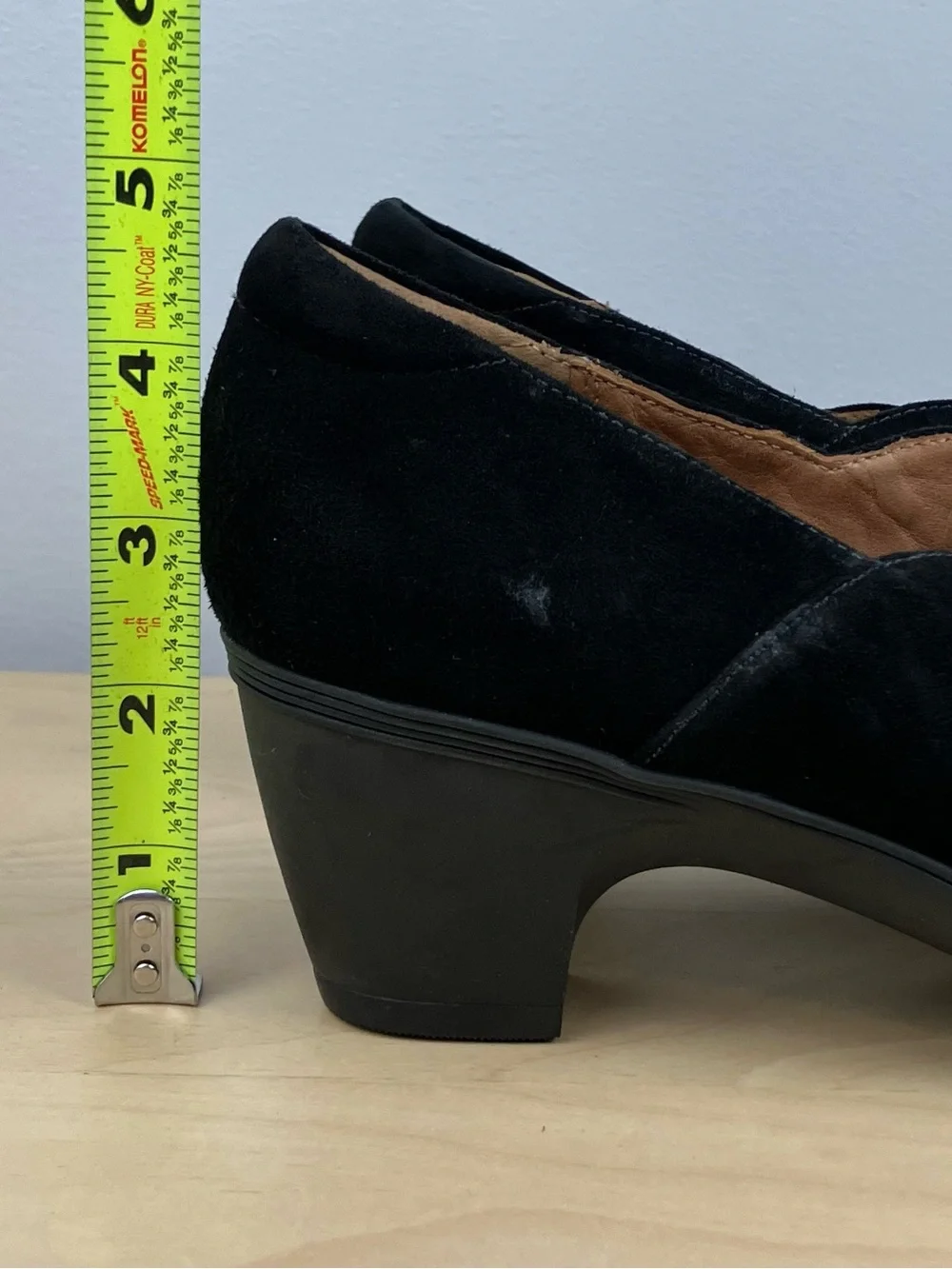 Clarks Artisan Women’s Size 8.5 M Black Suede Mary Jane Pumps Slip On
